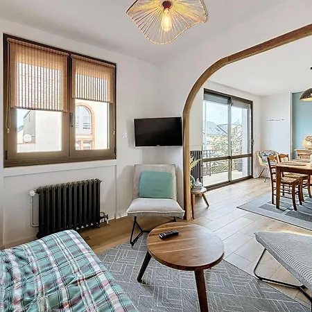 Hébergement de vacances Maison Rénovée Avec Jardin, Garage, Parking Et Wifi Gratuit - Fr-1-361-558