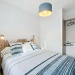 Maison Renovee Avec Jardin, Garage, Parking Et Wifi Gratuit - Fr-1-361-558 * Granville