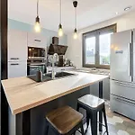Semesterbostad Maison Renovee Avec Jardin, Garage, Parking Et Wifi Gratuit - Fr-1-361-558