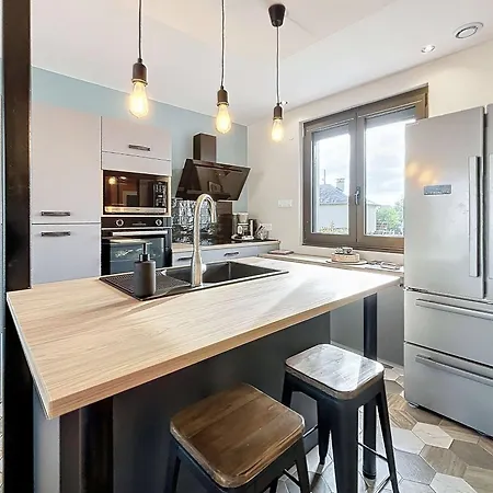 Hébergement de vacances Maison Rénovée Avec Jardin, Garage, Parking Et Wifi Gratuit - Fr-1-361-558