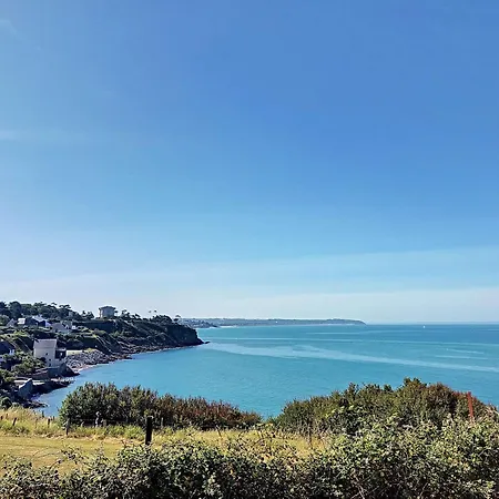 Hébergement de vacances Maison Rénovée Avec Jardin, Garage, Parking Et Wifi Gratuit - Fr-1-361-558 Granville